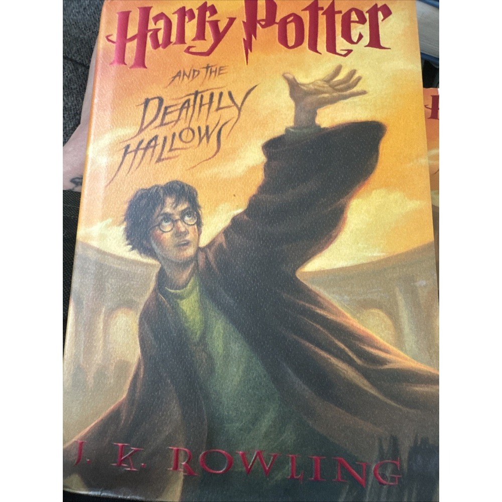 harry potter and the deathly hallows hardcover, FIRST EDITION, First Print 2007
